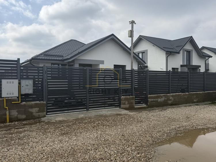 Casa Noua 3 Camere, Placa, STB in zona, Teren 280 mp, Comision 0% - 5