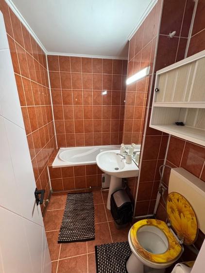 Se închiriază apartament 3 camere  - 16