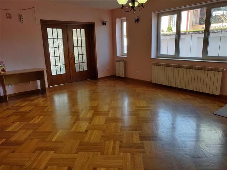 Vila de vanzare pretabila pentru rezidenta/birouri/gradinita - 3