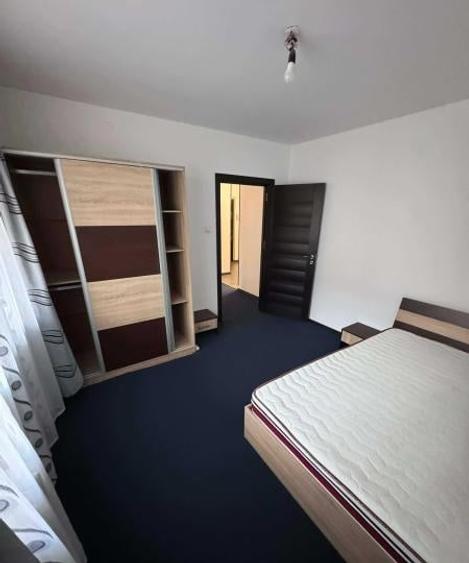 Apartament 4 camere, decomandat, 1 Decembrie 1918 - 2