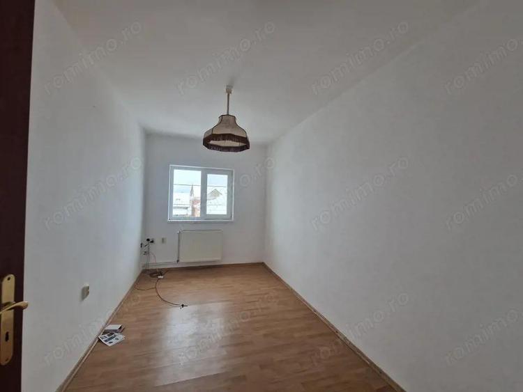 Casa spa?ioasa in comuna Recea, intr-o zona lini?tita ?i bine pozi?ionata - 3