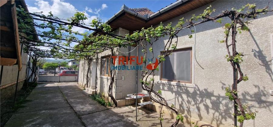 Casa 4 camere de vanzare zona PARTOS - 1