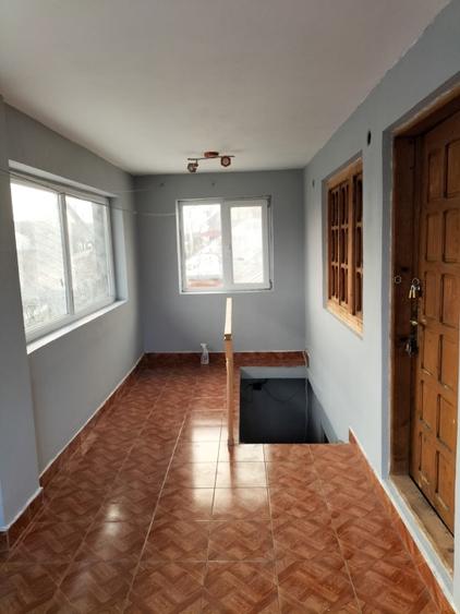 Casă de vânzare, zonă liniștită  - 5