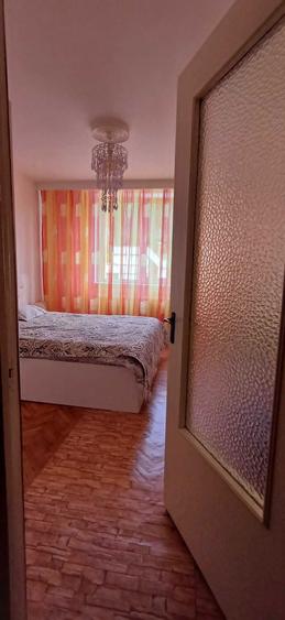 Proprietar | Ap. 4 camere, 87 mp util, Bvd. Traian (Bl. H4) - Priveliste deosebita + Boxa - 2