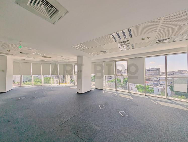 Zero comision, 310mp birou cu priveliste in cladire Armeneasca, 10' M - 1
