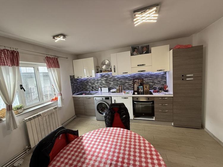 Casă/vilă P+1 cu terasă 210 mp + anexă 80 mp și teren 470 mp - 13