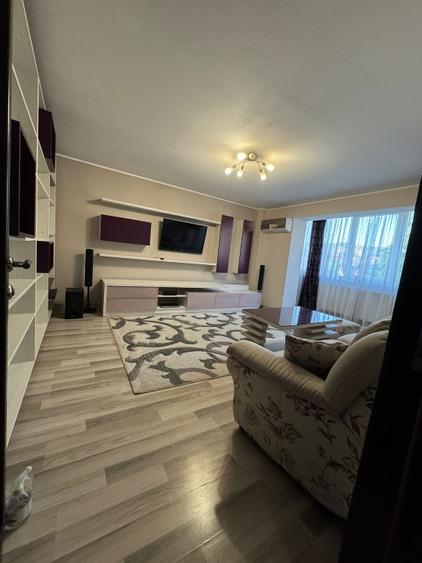 Vând Apartament cu 3 camere, decomandat, et. 3, 68 mp + acces la 100 mp  - 1