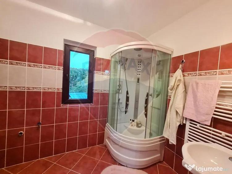 Casa cu 6 camere de vanzare in zona de munte - 1