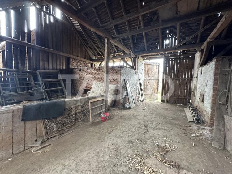 Casa de vanzare 2 camere anexe gospodaresti 1248 mp teren in Beclean - 9