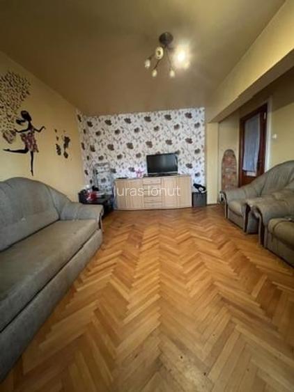 Apartament cu 3 camere decomandat în Rogerius Apartament cu 3 camere decomandat în Rogerius