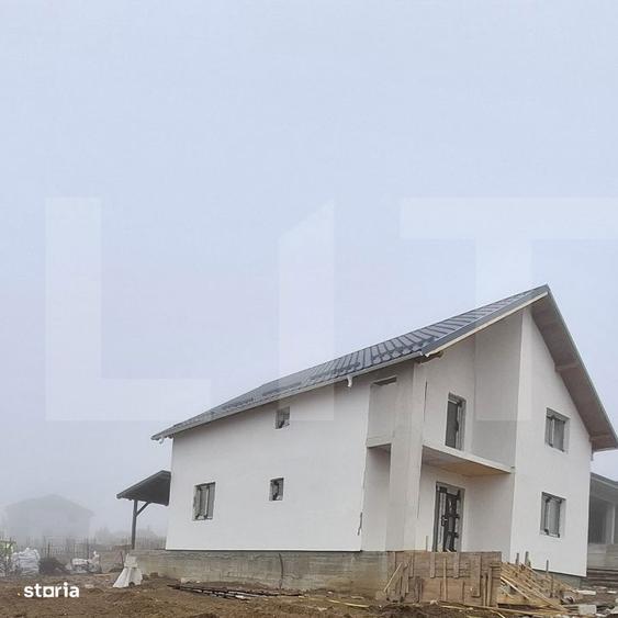 Casa la rosu cu vedere superba la lac Zona Lebada - 1