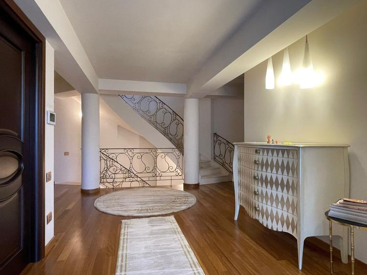 Faleza Nord - Universitate, Vila D+P+2 langa plaja, mobilata si utilata lux - 33