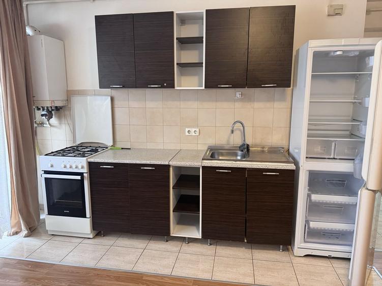 Inchiriez apartament 2 camere - 4