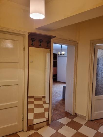 Piata Romana- rond - 4