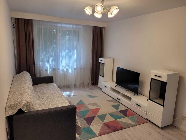 Apartament cu 2 camere semidecomandat, mobilat în Dristor