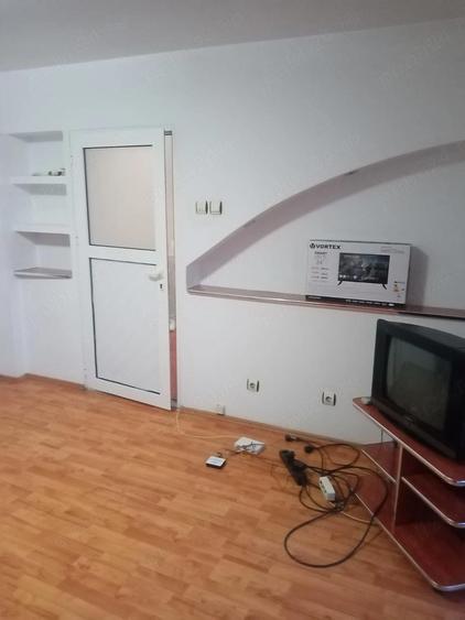 Ofer spre inchiriere garsoniera - 6