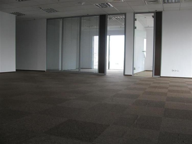 Birouri de inchiriat in Victoria Center de la 236 mp - 12