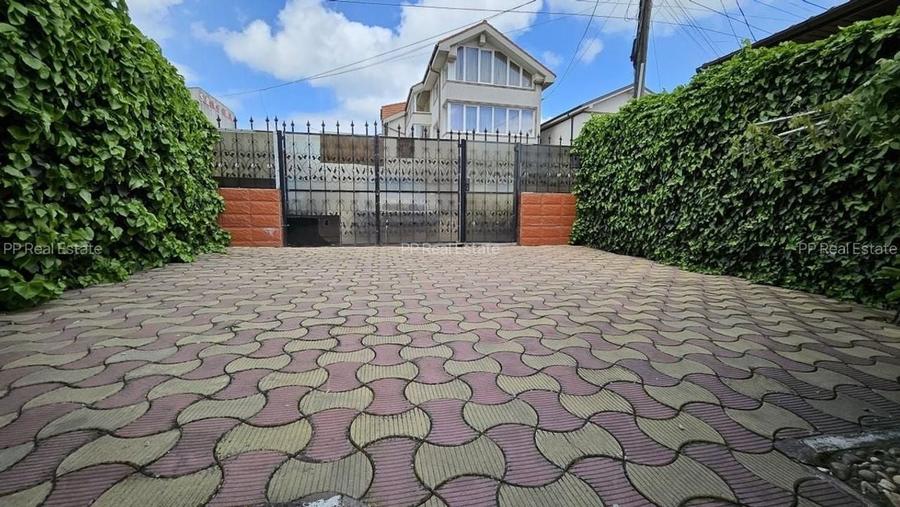 VILA  SUPERBA D+P+1 ZONA MEDEEA - 21