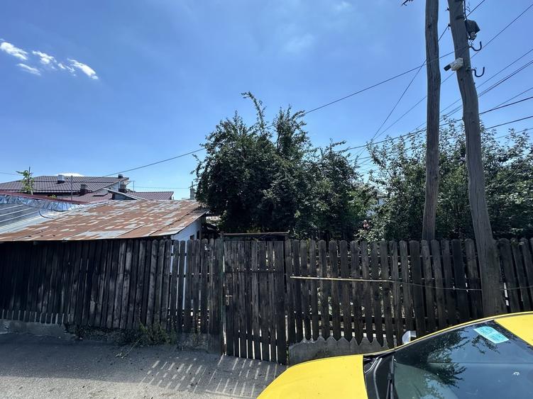 Rahova, Sos Alexandriei, Dr. Luptatorilor Antifascisti, casa batraneasca - 2