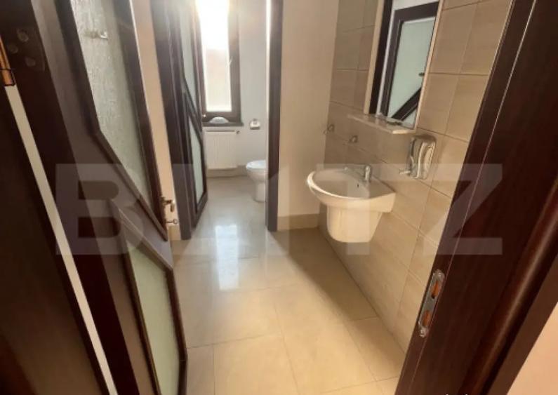 ???? Cladire multifunc?ionala, de inchiriat, 600 mp, zona - 3