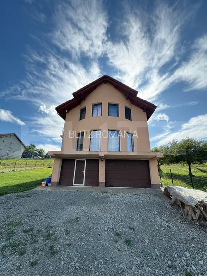 Casa de vanzare 140 mp, 5 ari teren, garaj interior - zona Pensiunea Morariu
