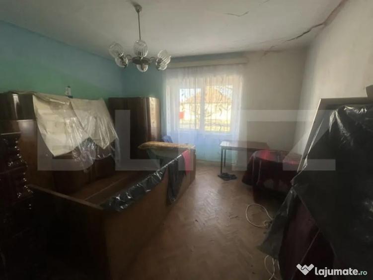 Casa de locuit, 252 mp cu 842 mp teren, zona Titulescu - 10