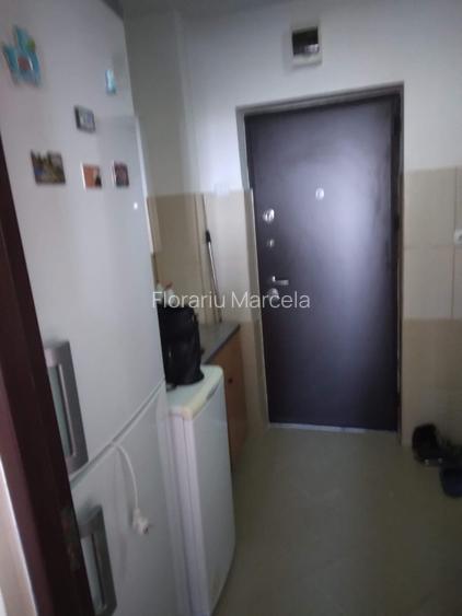 Garsoniera Cornisa la strada