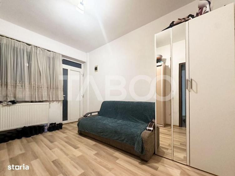 De vanzare apartartament cu 3 camere la demisol inalt cu parcare - 2
