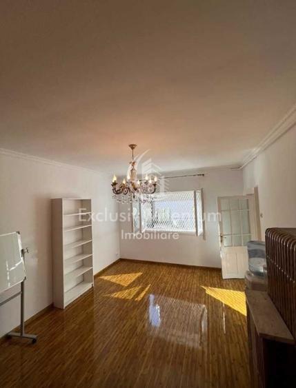 Casa la Curte Piata Muncii - Calea Calarasi Birouri - 1