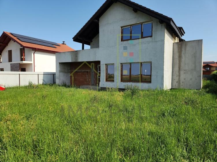 Casa individuala. 700 mp teren. Terasa mare. Suprafete generoase. - 1