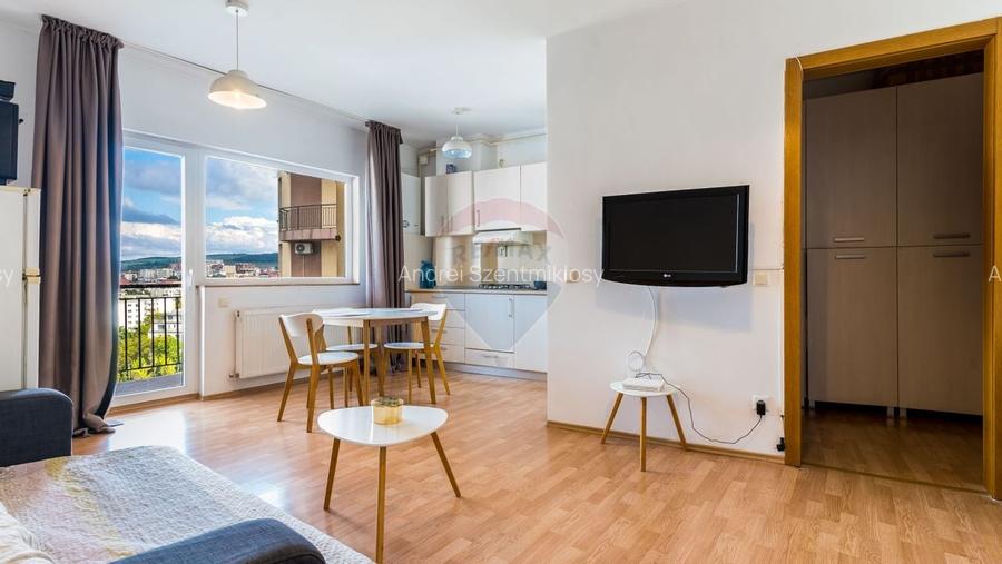 Apartament cu 2 camere semidecomandat, mobilat în Zorilor