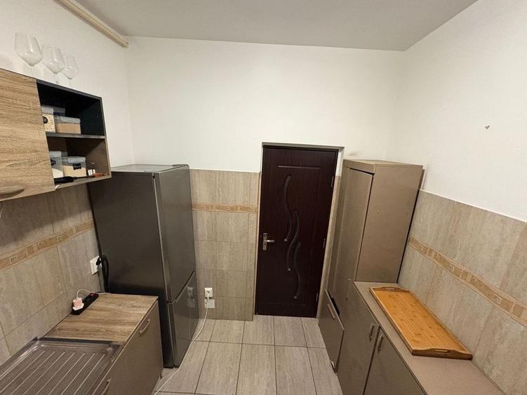 Bragadiru, Leroy, Mc Donalds, Mega Image gars. loc parcare - 1