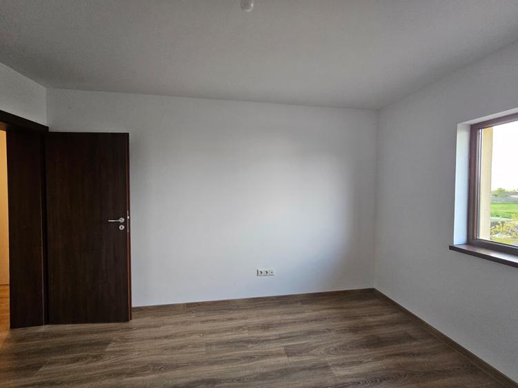 Duplex nou, 5 camere, P+E, cu perete despărțitor dublu, Dumbrăvița, comision 0% - 24