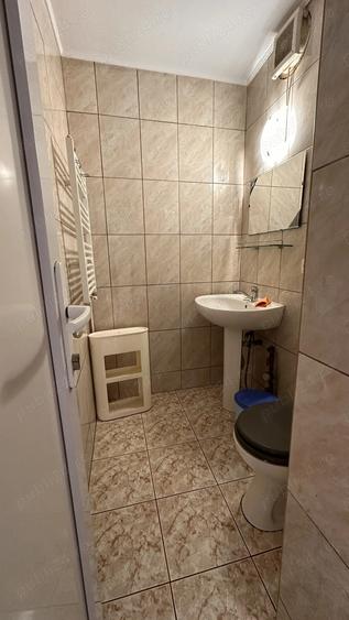 PROPRIETAR Inchiriez ap 3 camere Zona F.C Ripensia COMPLEX - 3