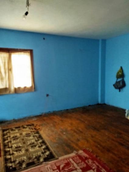 SE VINDE CASA FOARTE SPATIOASA CU TEREN 1200 MP IN LOCALITATEA CALUGARENI GR - 5