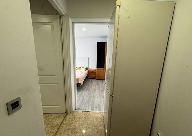 1 cam, etaj 1, 27 mp, renovata, C.T. proprie, mobilata,utilata, Cuza V - 12