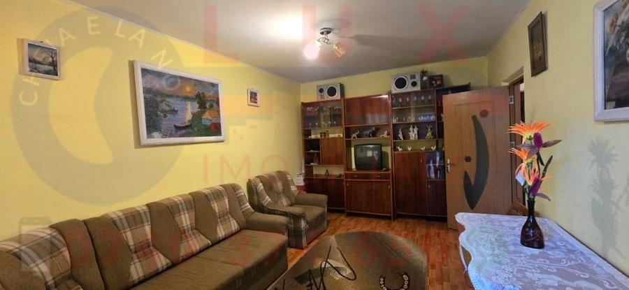 Apartament cu 2 camere decomandat, mobilat în Piața Veche