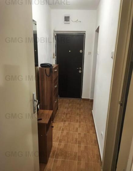 Garsonieră decomandată, mobilată în Tei