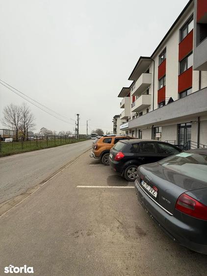 Spa?ii comerciale de inchiriat, parter, 52 mp si 53 mp - 4