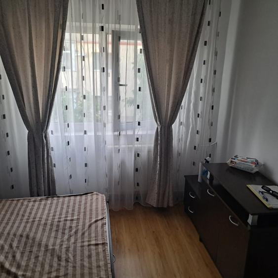Inchiriez apartament 2 camere - 5