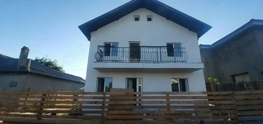 Vila, P+E,120mp utili(60mp nivel),zona excelenta!