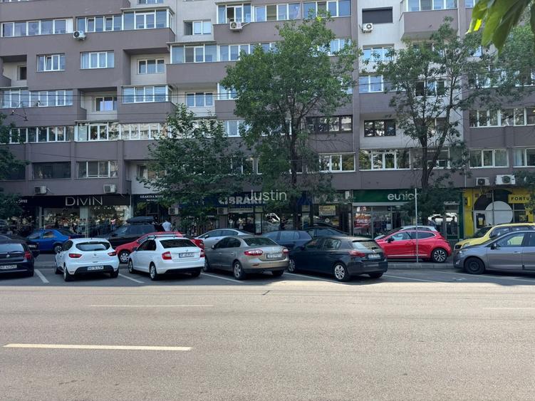 Inchiriere spatiu stradal – Iuliu Maniu, 1.700 EUR/luna Inchiriere spatiu stradal – Iuliu Maniu, 1.700 EUR/luna