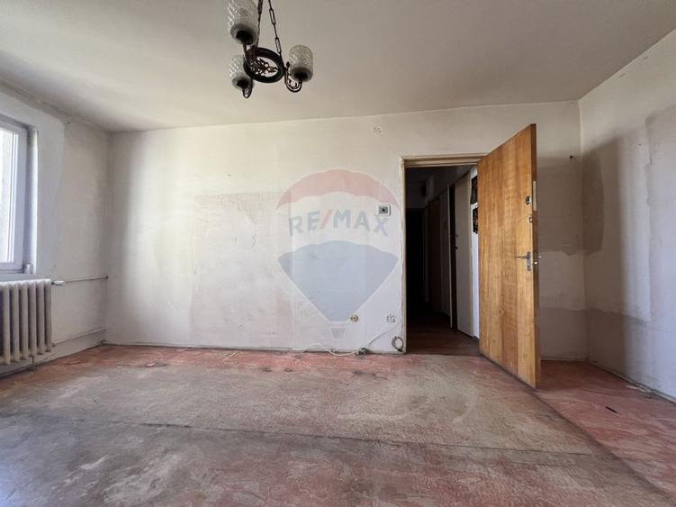 Garsoniera decomandata, luminoasa, Sos. Pantelimon nr. 237 - 11