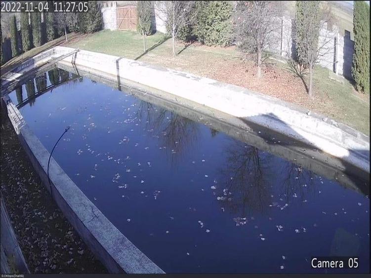 CLADIRI + 1 HA TEREN DE VANZARE PENTRU DEZVOLTARE BUSSINES - CAZARI, AGREMENT, A - 6