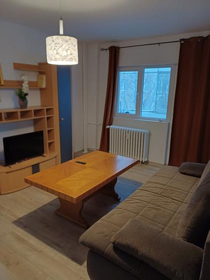 Tineretului -C.R.Motru -2 camere - 7