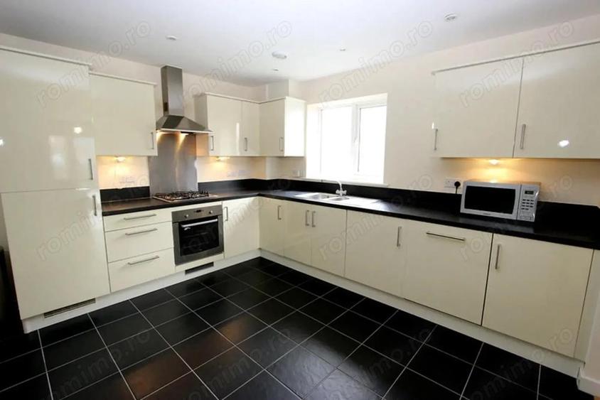 Apartament de vanzare cu 2 camere decomandat in zona Pacii Aproape de metrou - 1