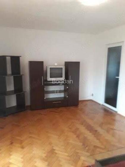 Vand!!! Ap 2 cam spatios Uta pe Bulevard cu termoteca 81 mp construiti Vand!!! Ap 2 cam spatios Uta pe Bulevard cu termoteca 81 mp construiti
