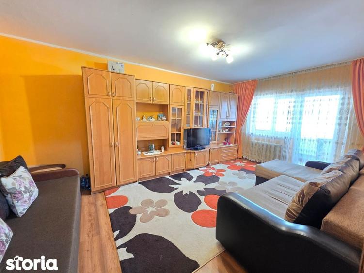 2 camere, decomandat, zona Episcopiei, str. Alexandru cel Bun, etaj 2 - 5