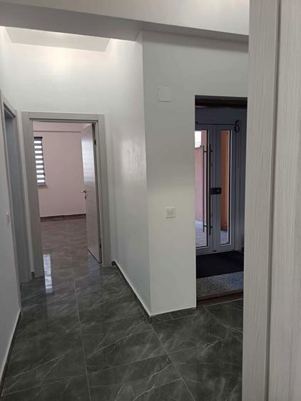 Spatiu pentru servicii inclusiv medicale - parter bloc nou. - 5