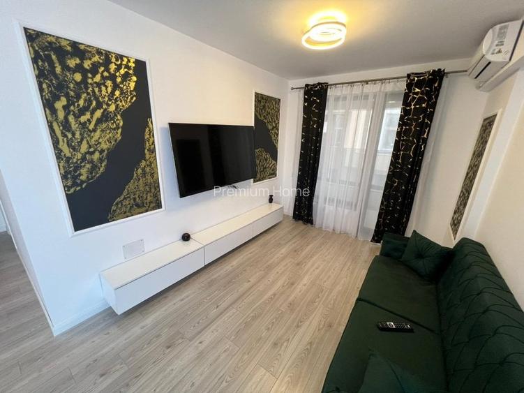 Apartament cu 3 camere semidecomandat, mobilat în Pipera